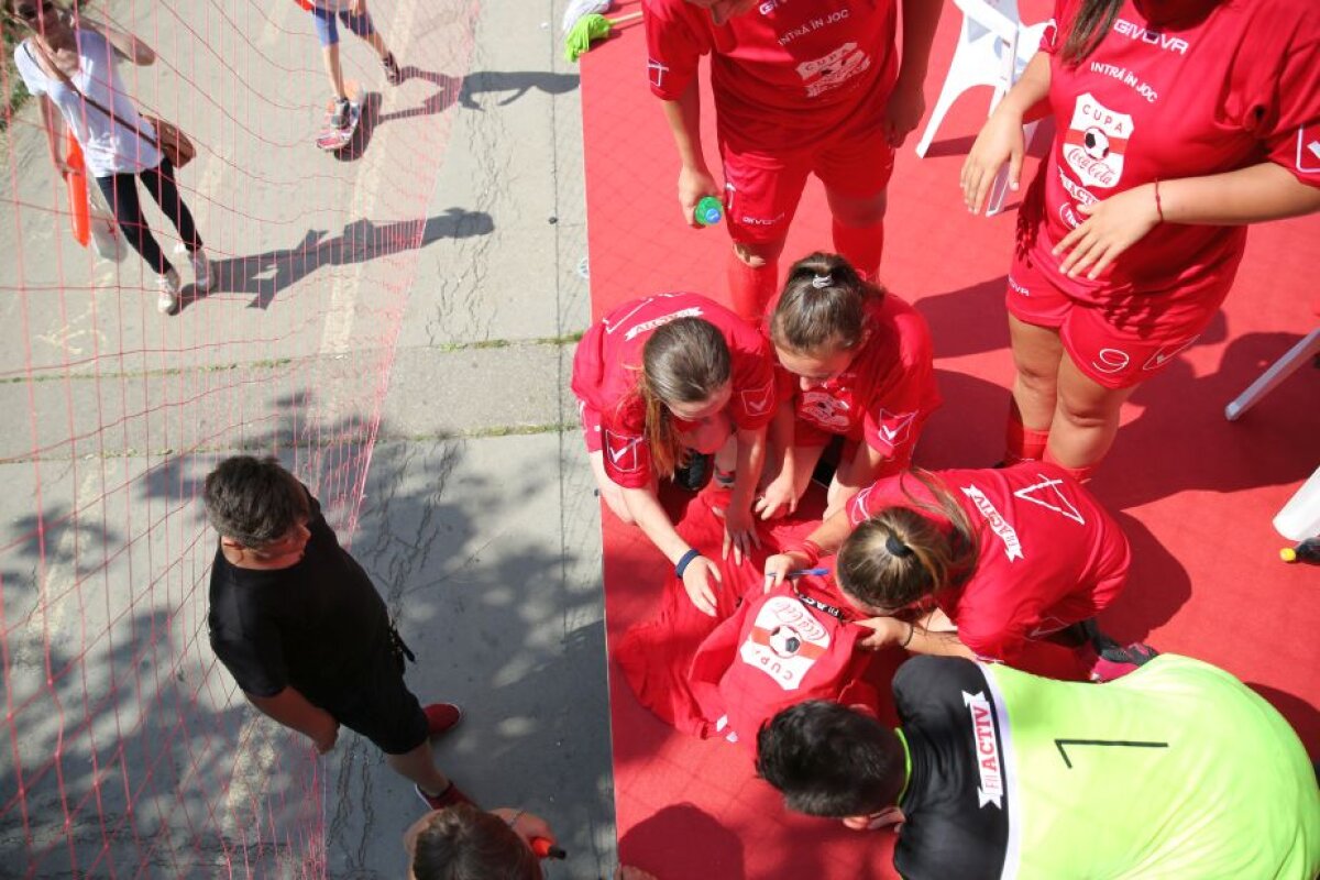 VIDEO+FOTO Bucurie de nedescris în rândul campioanelor Cupei Coca-Cola! » Învinsele au părăsit terenul în lacrimi