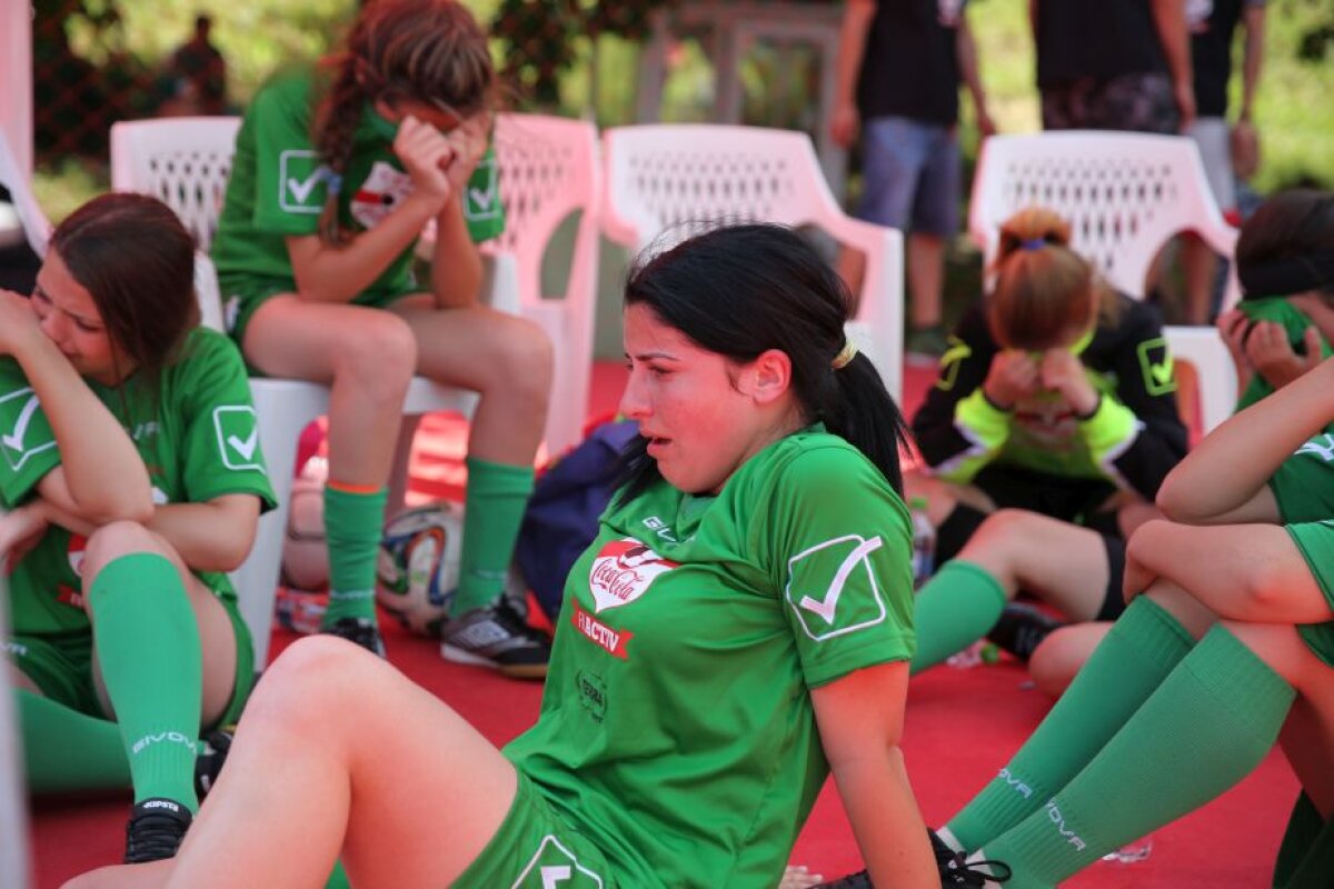 VIDEO+FOTO Bucurie de nedescris în rândul campioanelor Cupei Coca-Cola! » Învinsele au părăsit terenul în lacrimi