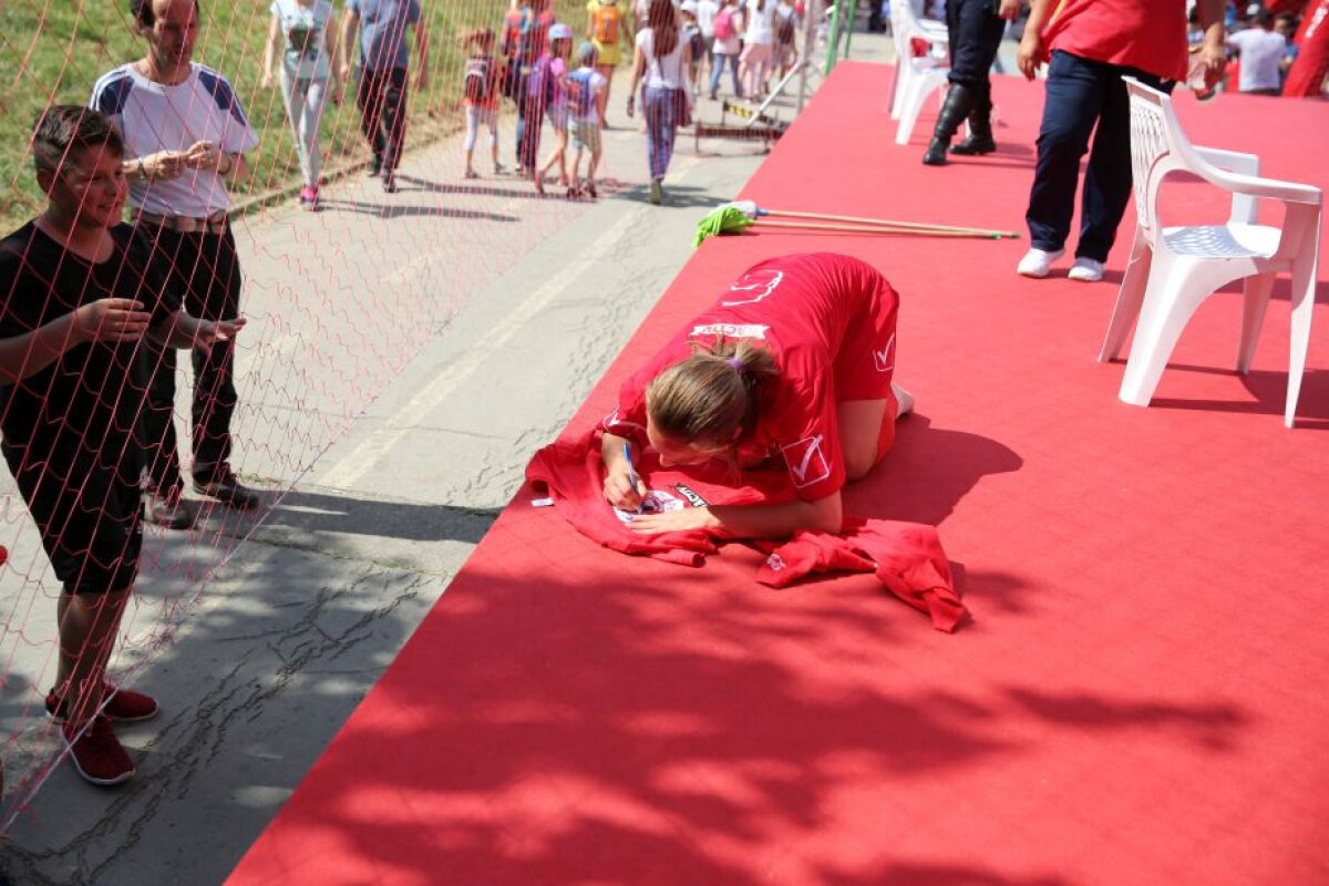 VIDEO+FOTO Bucurie de nedescris în rândul campioanelor Cupei Coca-Cola! » Învinsele au părăsit terenul în lacrimi