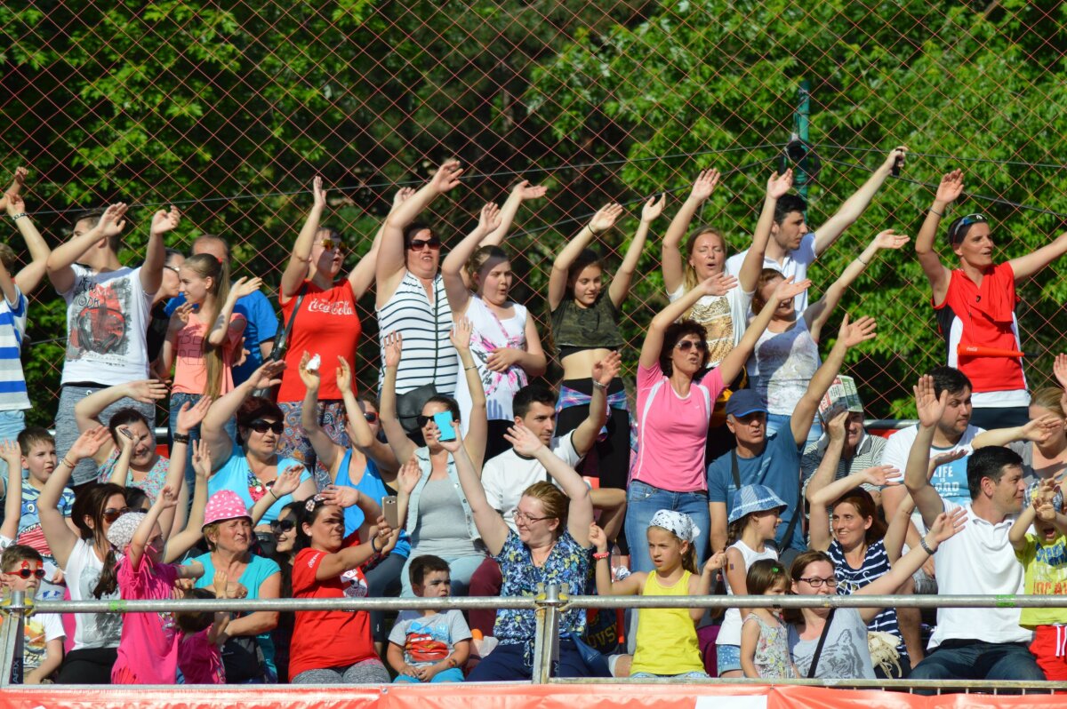 FOTO Smiley a făcut spectacol între finalele Cupei Coca-Cola » Peste 3.000 de oameni l-au urmărit live