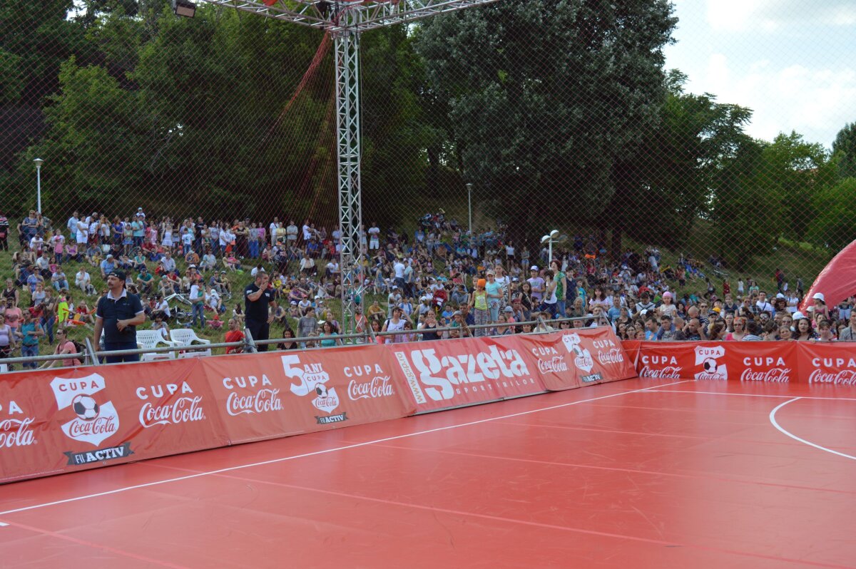 FOTO Smiley a făcut spectacol între finalele Cupei Coca-Cola » Peste 3.000 de oameni l-au urmărit live