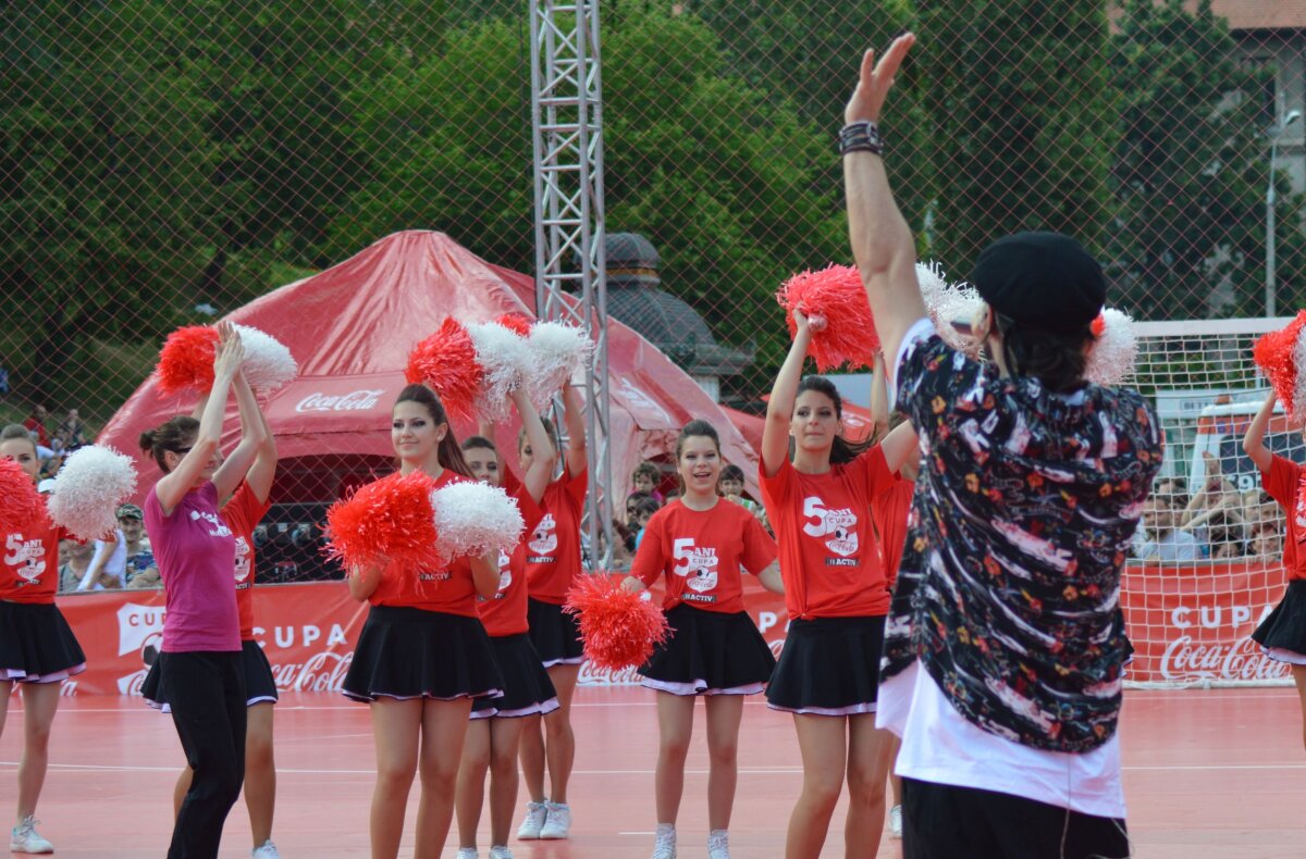 FOTO Smiley a făcut spectacol între finalele Cupei Coca-Cola » Peste 3.000 de oameni l-au urmărit live