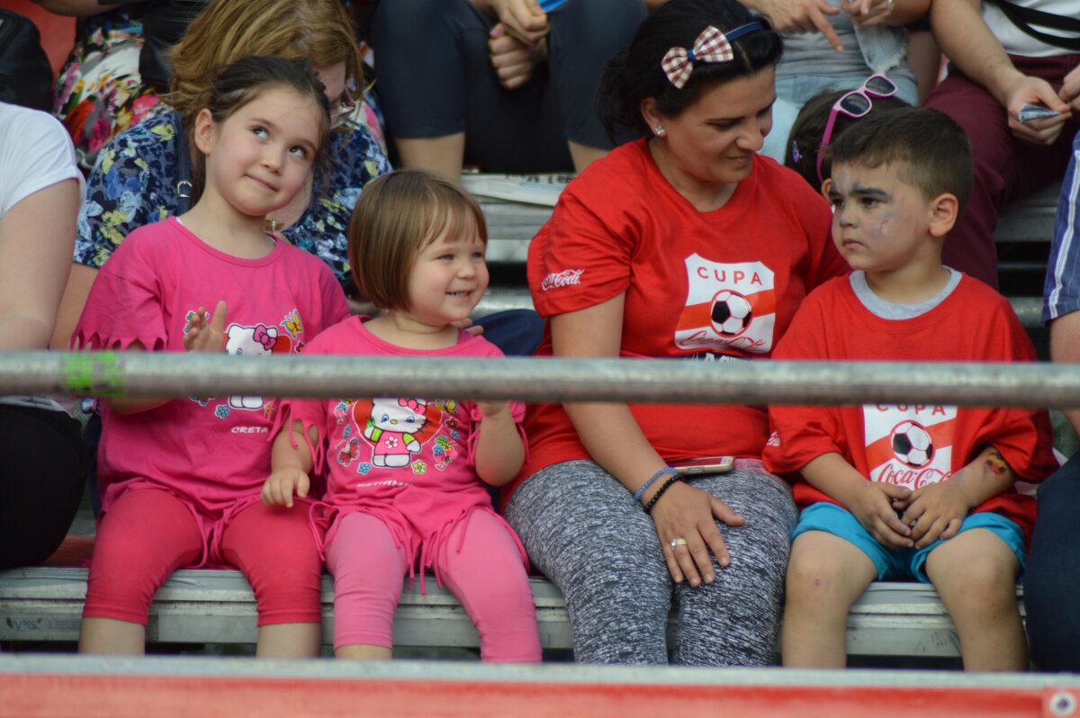 FOTO Smiley a făcut spectacol între finalele Cupei Coca-Cola » Peste 3.000 de oameni l-au urmărit live