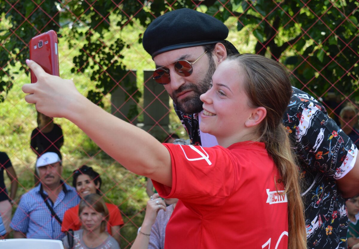 FOTO Smiley a făcut spectacol între finalele Cupei Coca-Cola » Peste 3.000 de oameni l-au urmărit live