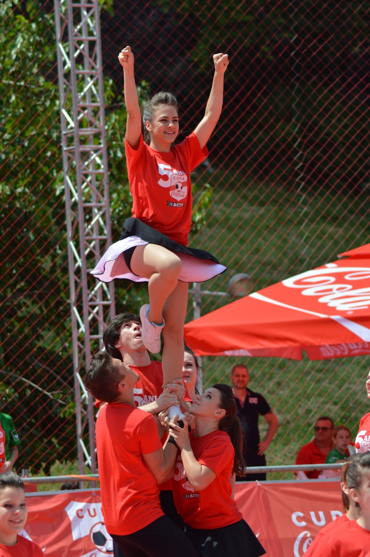 FOTO Cheerleaders show :) » Majoretele au animat atmosfera de la Cupa Coca-Cola
