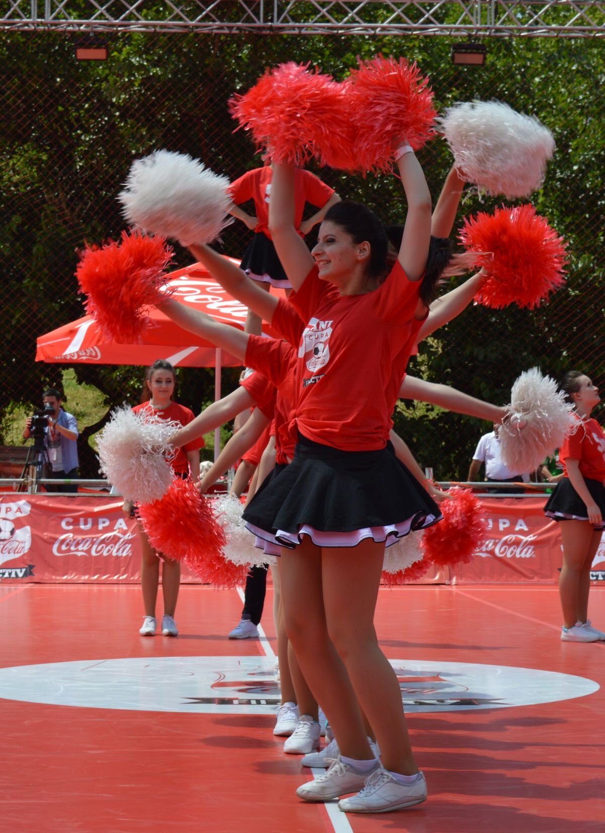 FOTO Cheerleaders show :) » Majoretele au animat atmosfera de la Cupa Coca-Cola