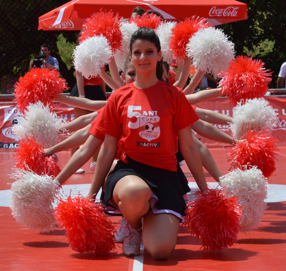 FOTO Cheerleaders show :) » Majoretele au animat atmosfera de la Cupa Coca-Cola