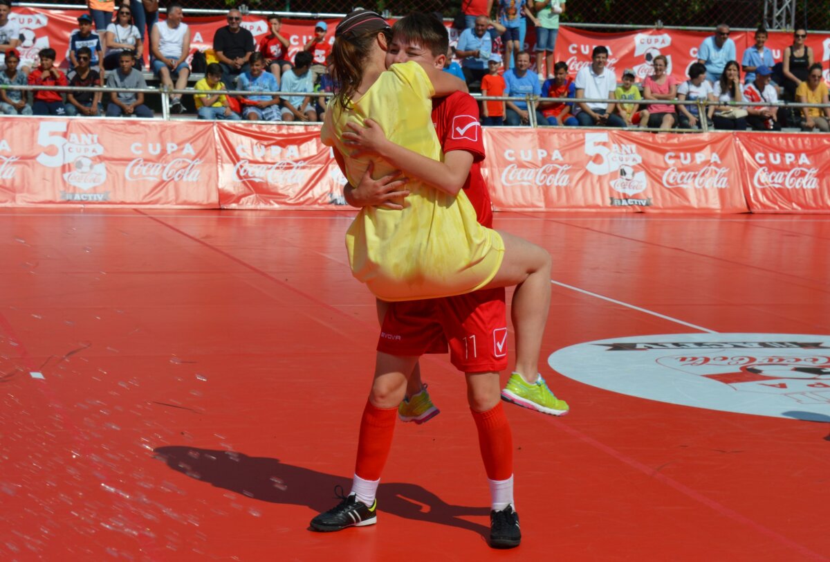 FOTO Un oraș la aer liber » Parcul Tineretului luat cu asalt în timpul finalelor Cupei Coca-Cola