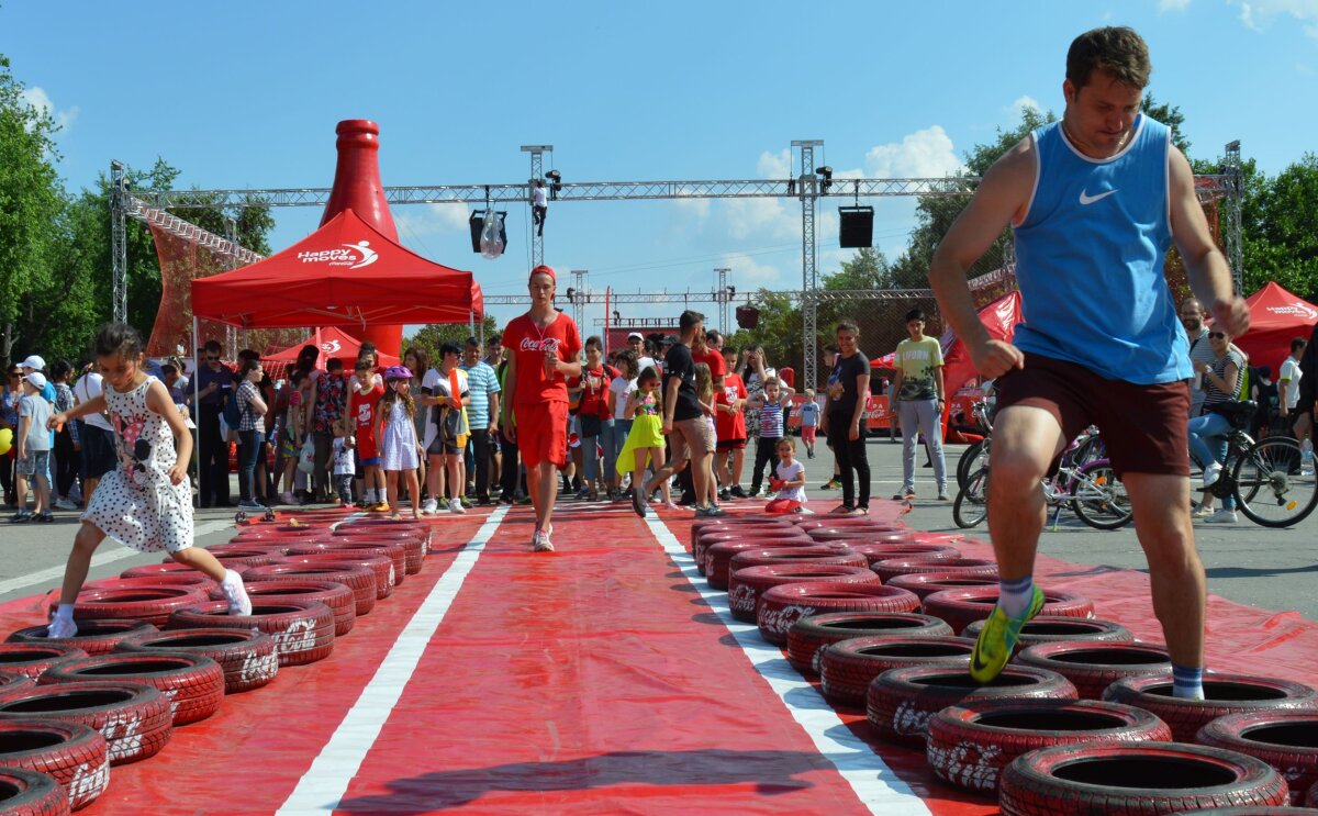 FOTO Un oraș la aer liber » Parcul Tineretului luat cu asalt în timpul finalelor Cupei Coca-Cola