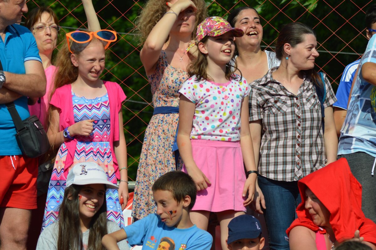 FOTO Un oraș la aer liber » Parcul Tineretului luat cu asalt în timpul finalelor Cupei Coca-Cola