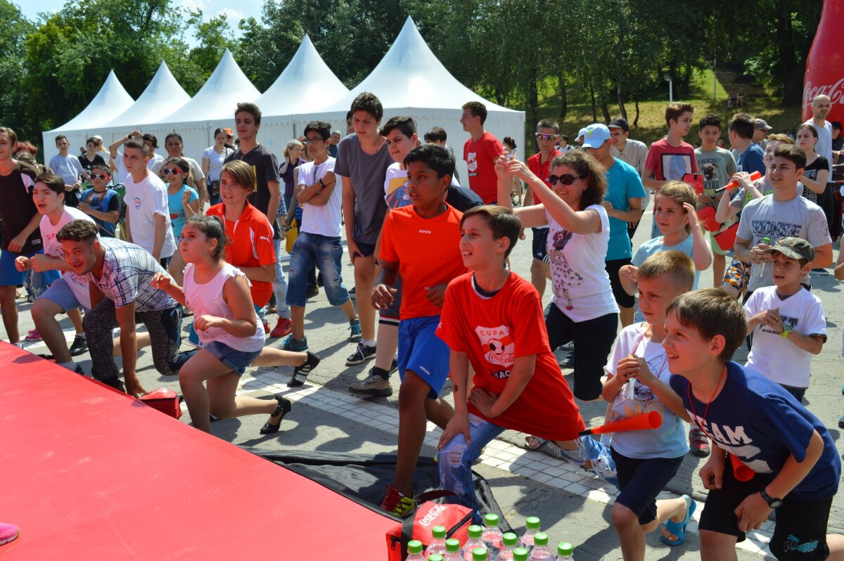 FOTO Un oraș la aer liber » Parcul Tineretului luat cu asalt în timpul finalelor Cupei Coca-Cola