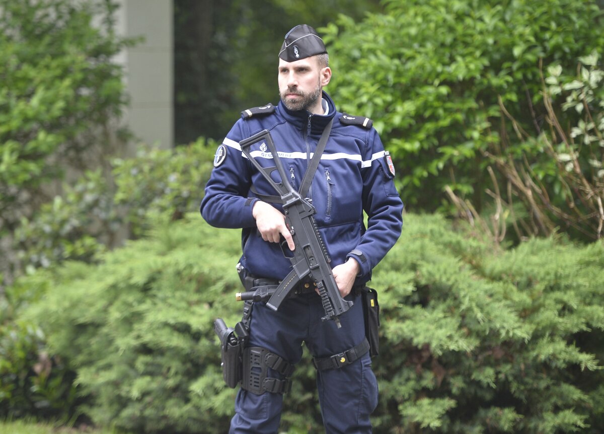 Cazarmă tricoloră » Măsuri de securitate draconice la hotelul în care s-a cazat naționala