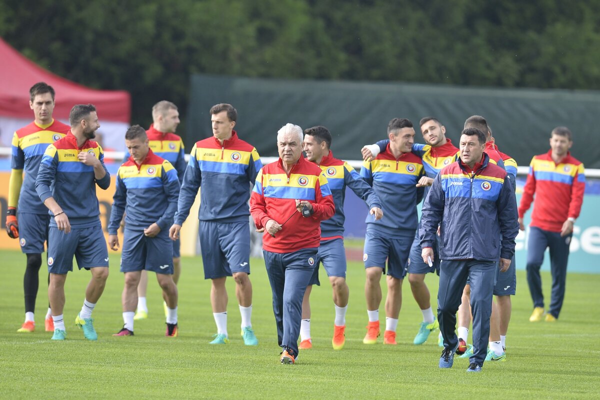 FOTO Micul Paris » La primul antrenament în Franța, "tricolorii" au văzut și lucruri pe cale de dispariție în Liga 1