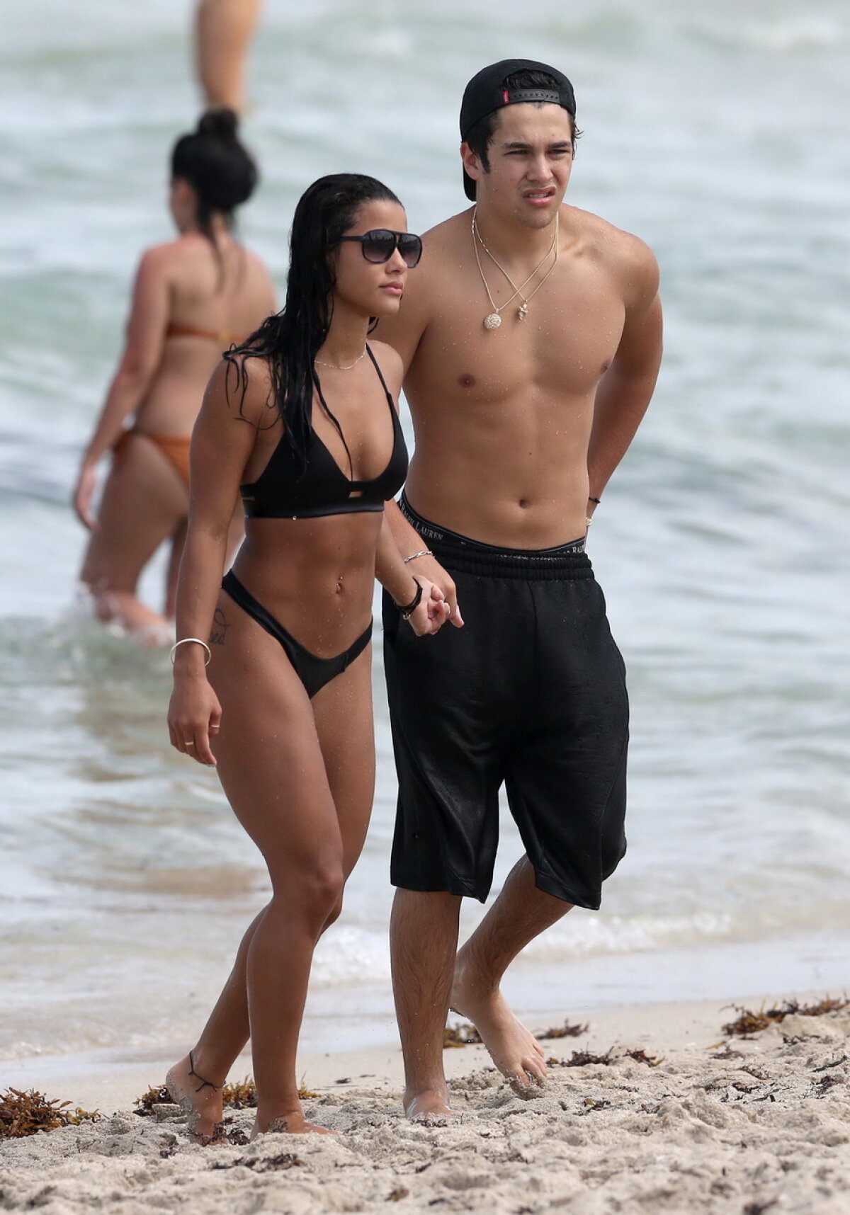 Posteriorul ei este perfect! Katya Elise Henry a dat palpitații bărbaților când a îmbrăcat costumul de baie