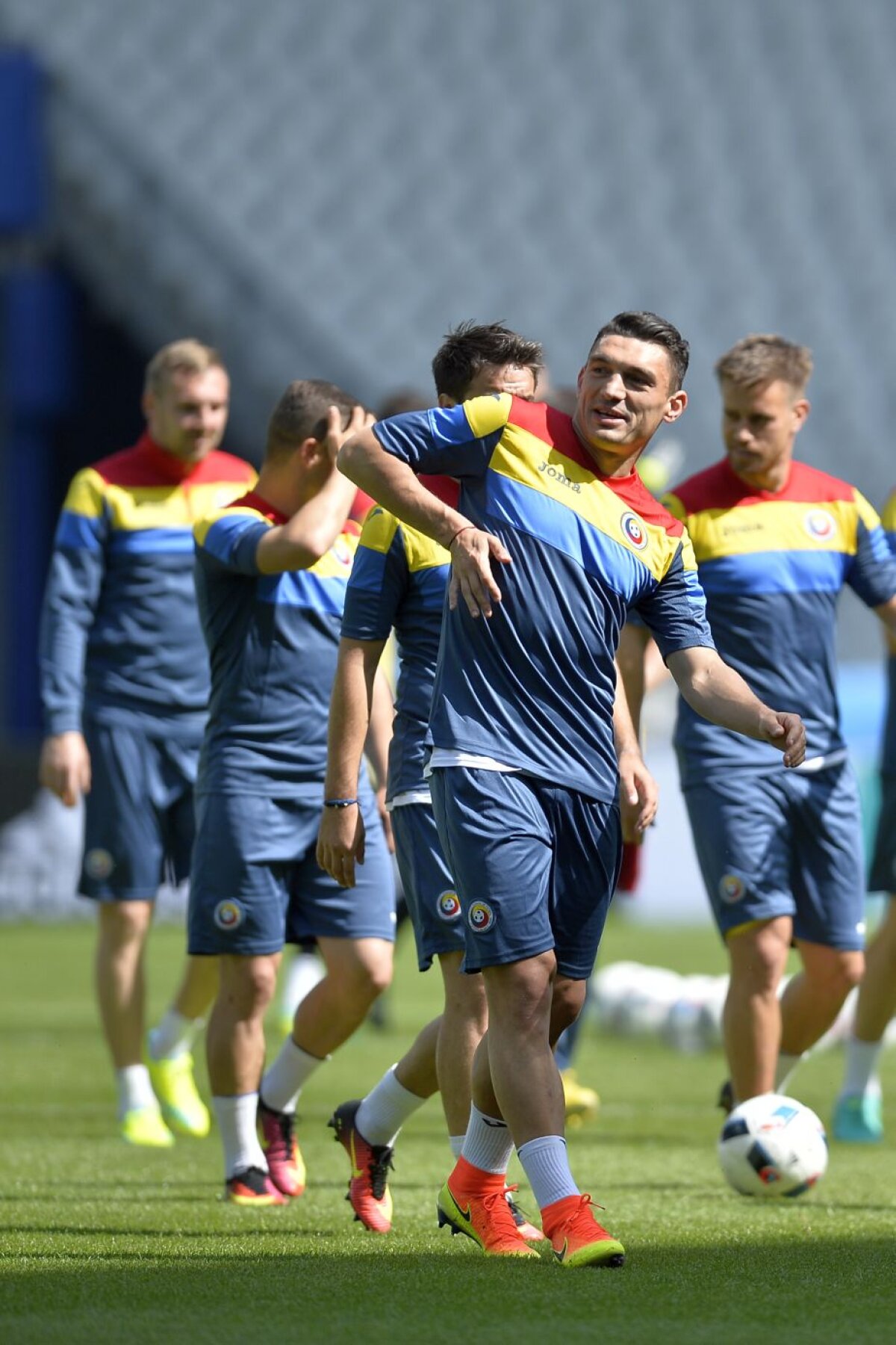 VIDEO+FOTO România a efectuat antrenamentul oficial pe Stade de France!