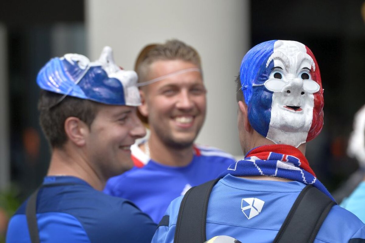 VIDEO+FOTO Fanii României fac spectacol în Paris » Atmosferă de sărbătoare înainte de Franța - România