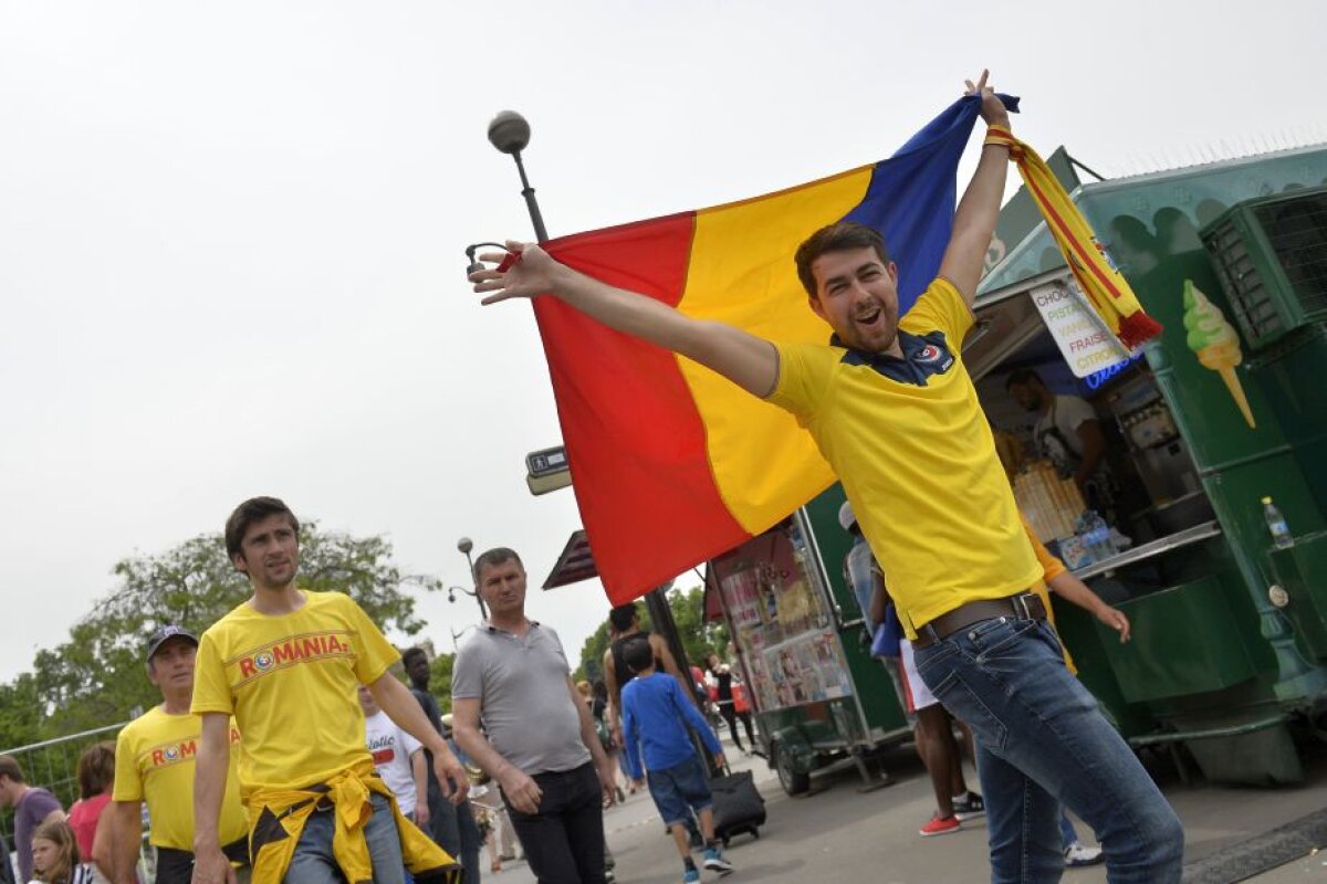 VIDEO+FOTO Fanii României fac spectacol în Paris » Atmosferă de sărbătoare înainte de Franța - România