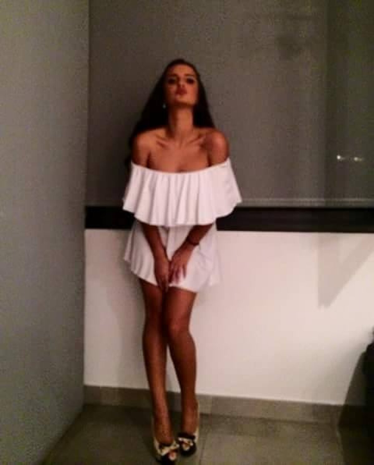 FOTO Franța - România, la duelul iubitelor de fotbaliști » Ne apărăm cu Sabrina și Bianca :)