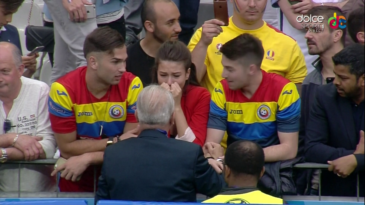 FOTO Imagini emoționante pe Stade de France! Selecționerul, îmbrățișat de familie, fiica sa a început să plângă