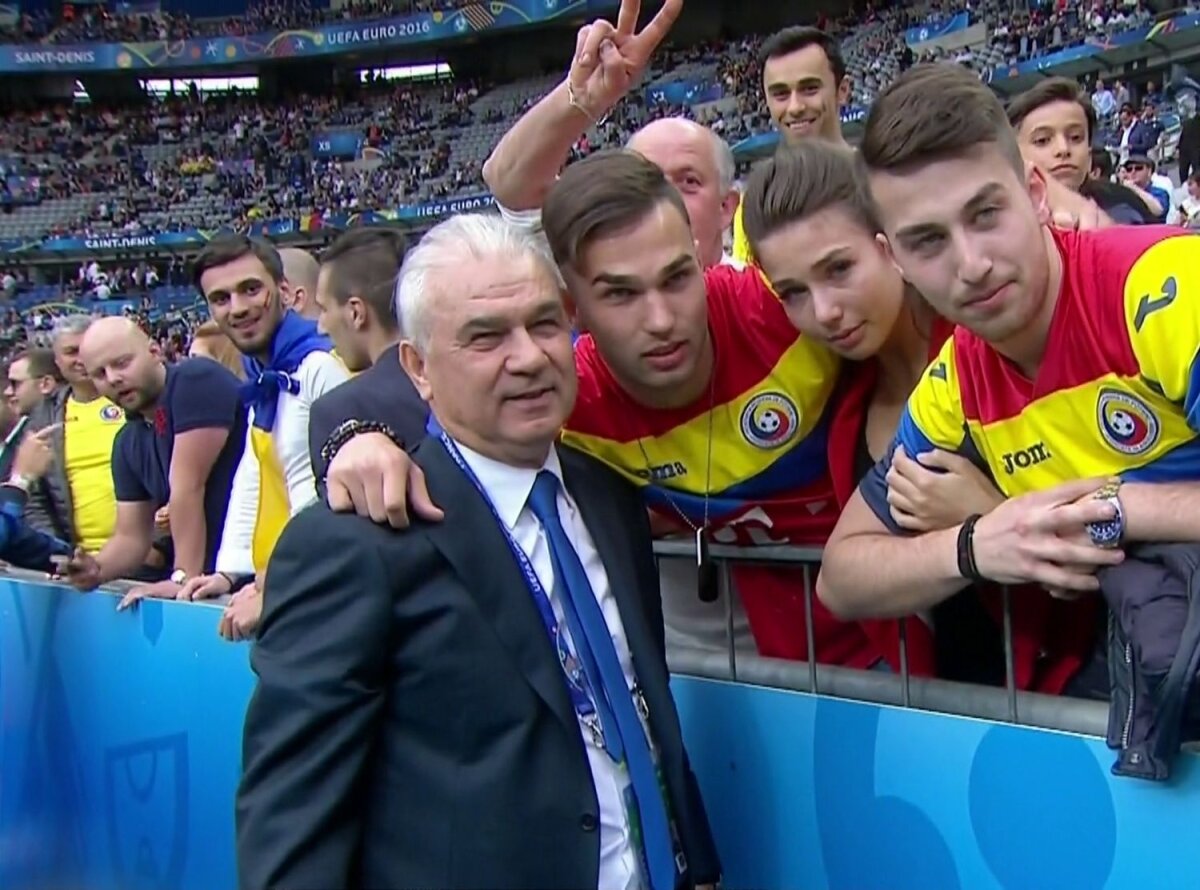 FOTO Au vopsit albul în galben » Peste 15.000 de români au făcut show pe Stade de France
