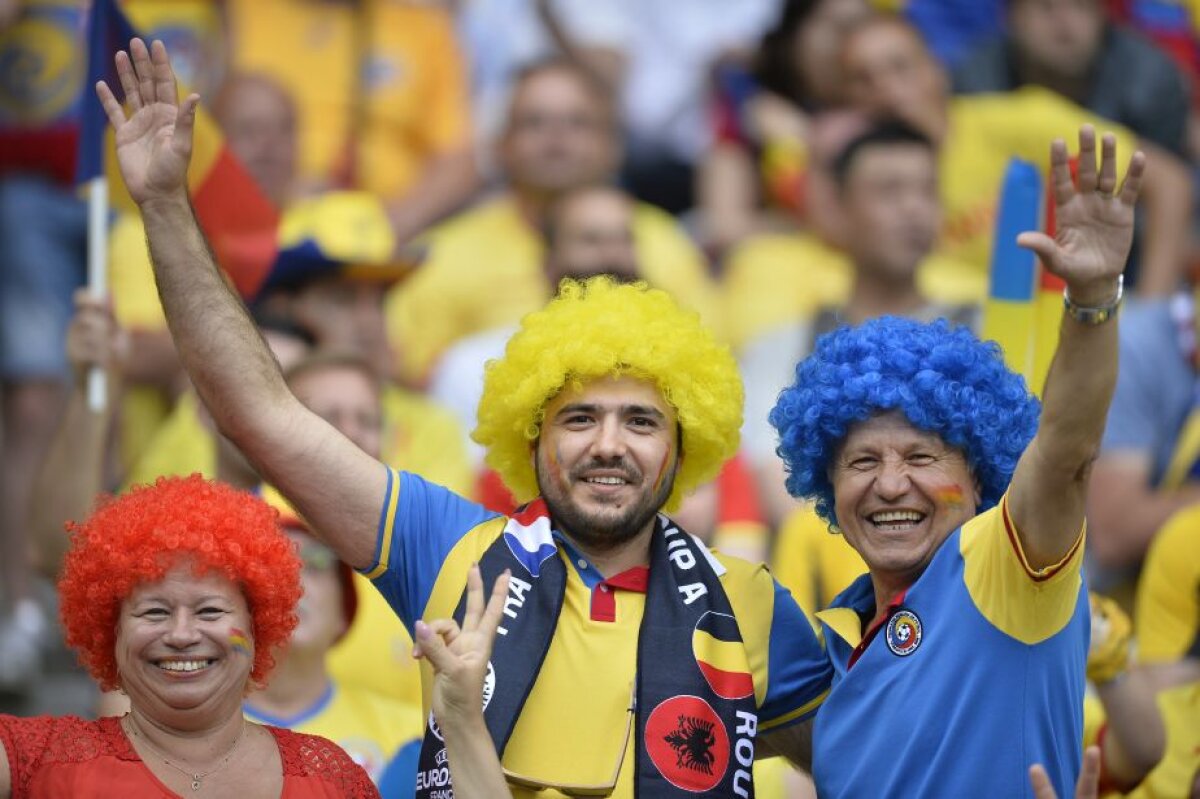 GALERIE FOTO 15 imagini cu cei 10.000 de români care fac spectacol pe Stade de France 