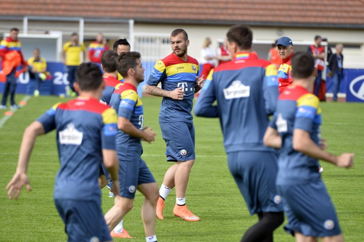 GALERIE FOTO + VIDEO Antrenament lejer pentru "tricolori" după eșecul cu Franța! Jucătorii s-au refăcut mental și sunt gata de următoarele două dueluri