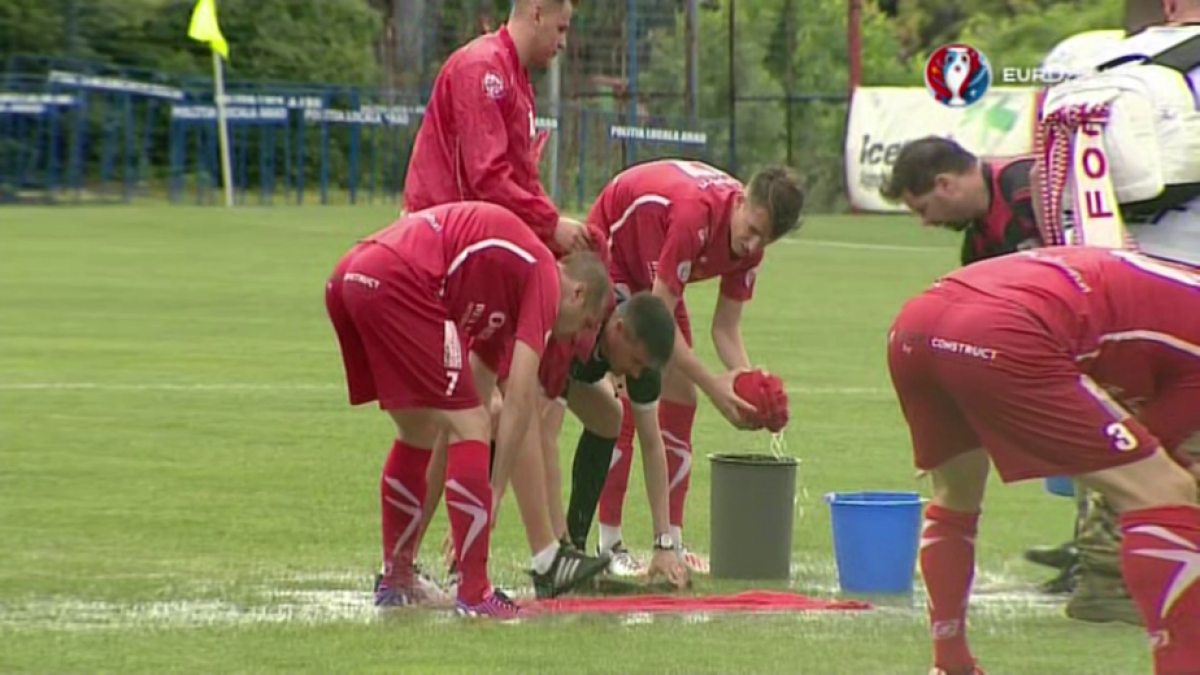 FOTO + VIDEO Scene incredibile la Arad la returul dintre UTA și Voluntari! Gazdele s-au impus, scor 1-0, pe un teren plin de apă, dar ilfovenii sunt cei care continuă în Liga 1