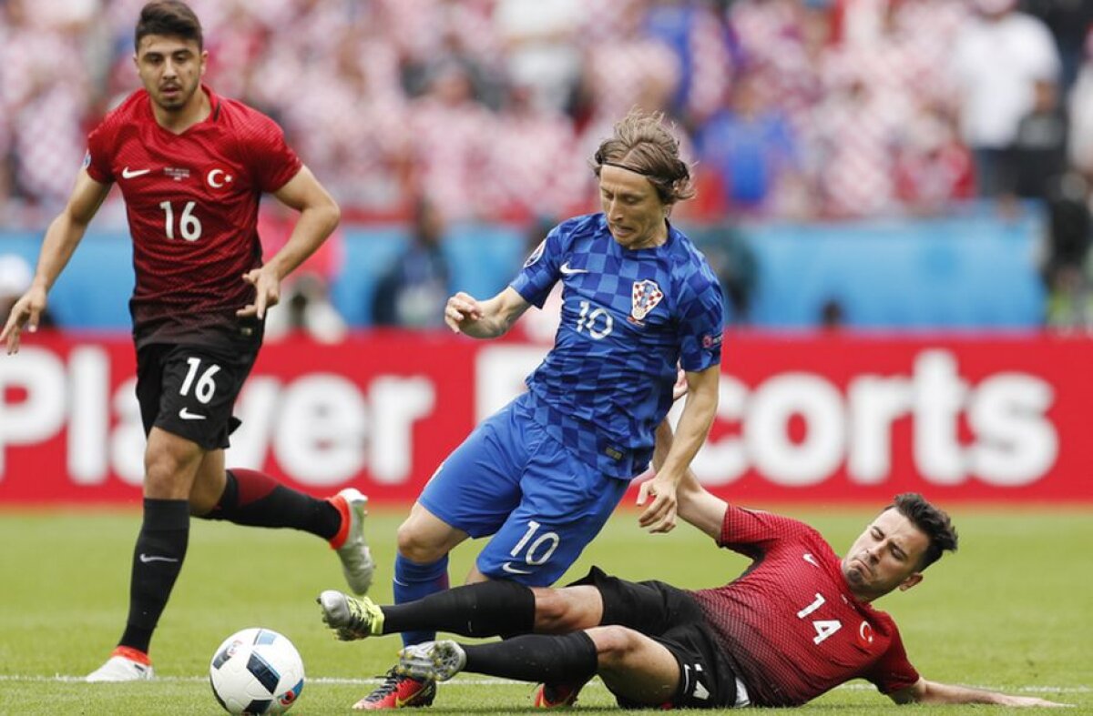 VIDEO+FOTO Meci cu scântei la EURO 2016! Croația a învins Turcia cu un supergol marcat de Modrici