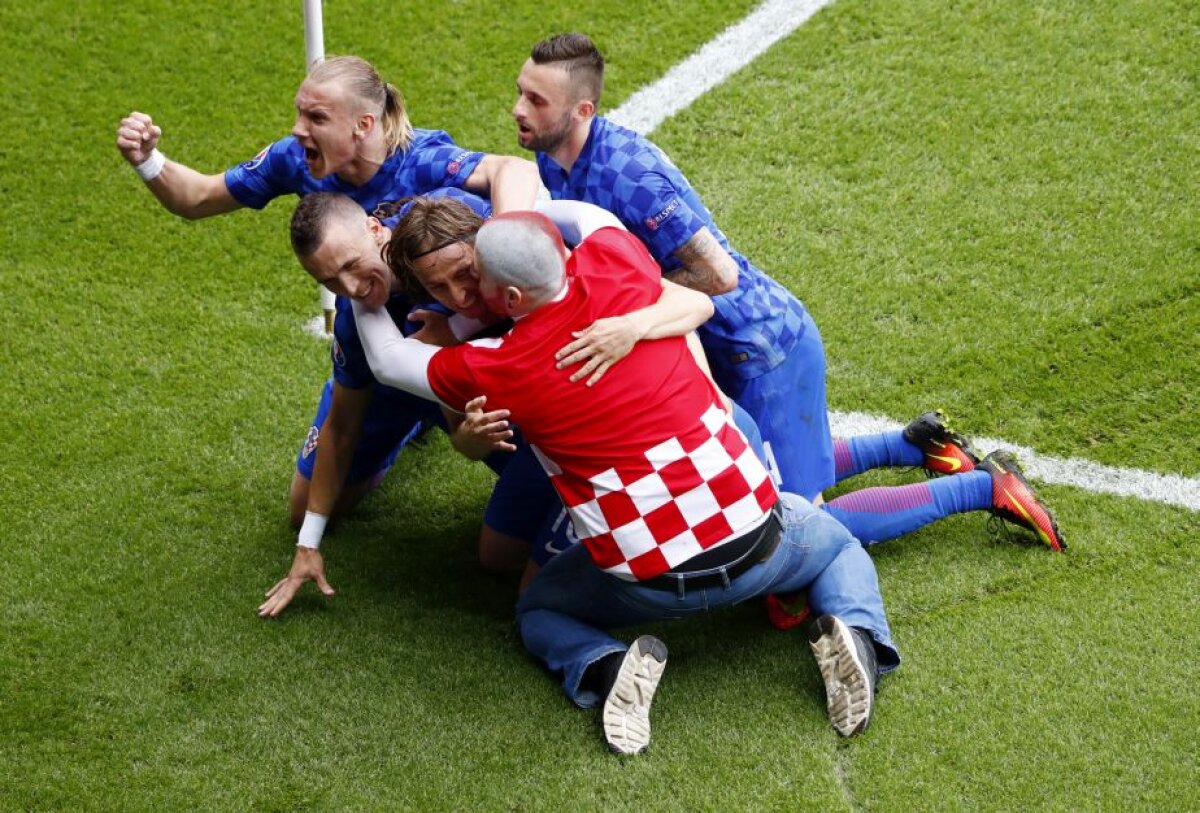 VIDEO+FOTO La EURO e HAOS! Un suporter a intrat pe teren pentru a sărbători supergolul lui Modrici