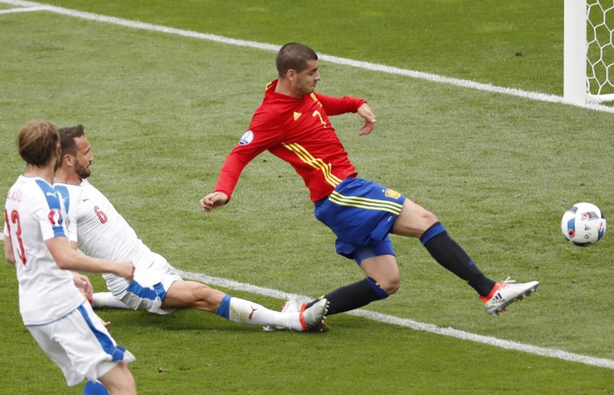 VIDEO + FOTO Victorie chinuită pentru Spania în primul meci de la EURO! Golul lui Pique din final îi salvează pe iberici