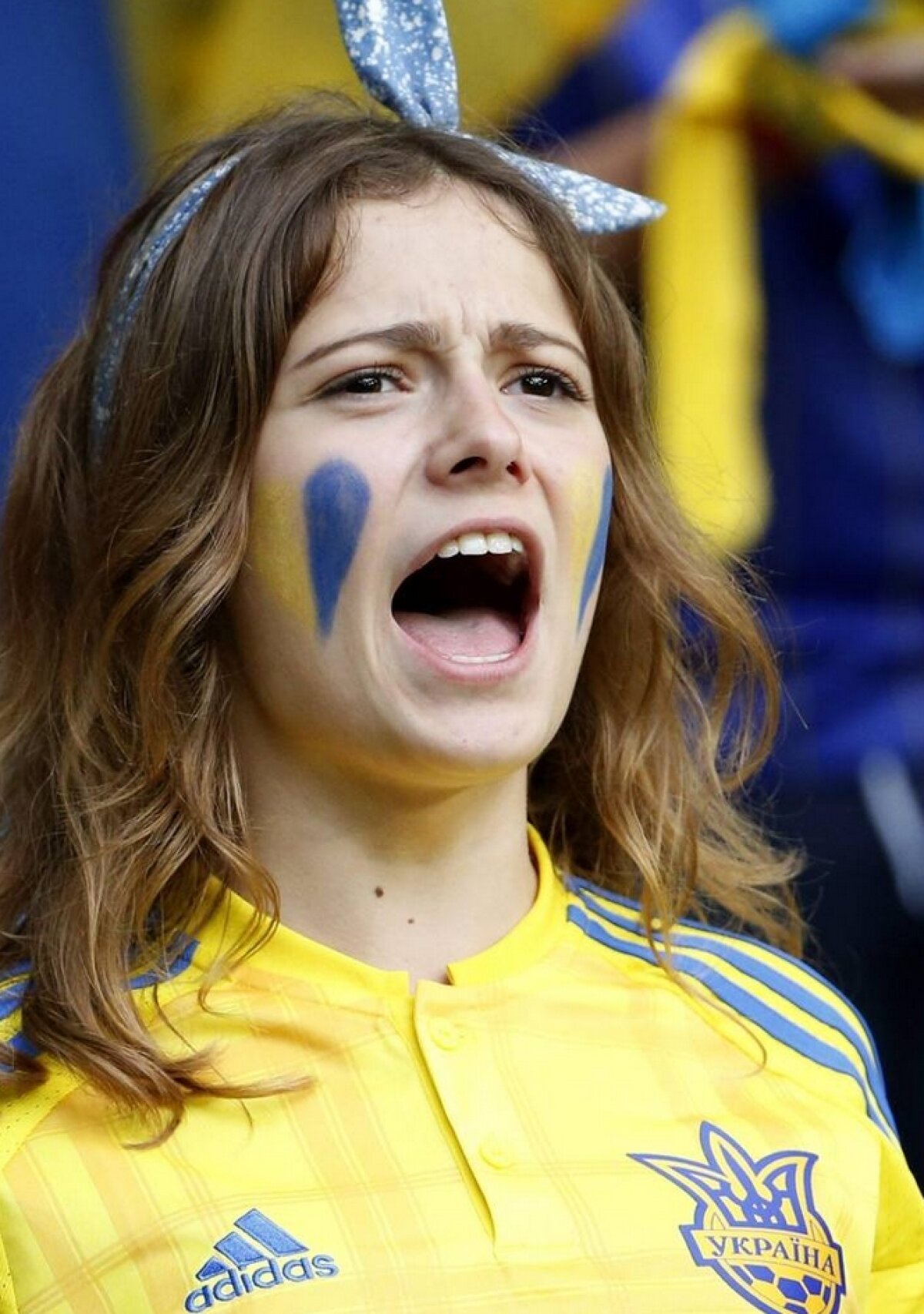 FOTO Ele au încălzit tribunele în primele meciuri » Cele mai sexy microbiste de la Euro 2016