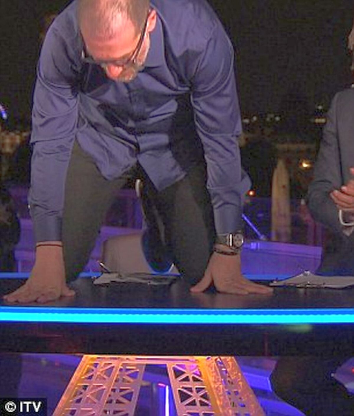 VIDEO + FOTO Slaven Bilici a făcut spectacol după golul lui Payet » Antrenorul s-a urcat pe masă în direct la TV