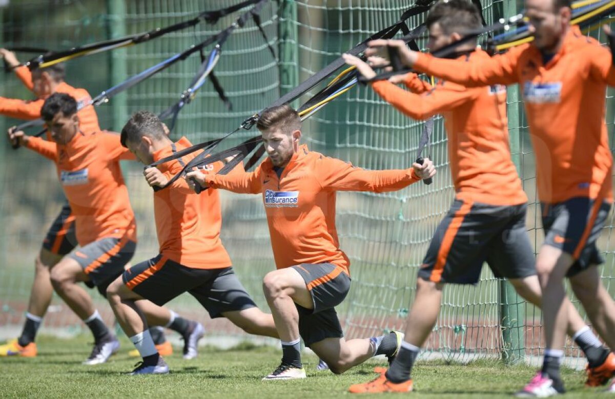 GALERIE FOTO Steliștii s-au antrenat în premieră, în stagiul din Slovenia, în noile echipamente » Achizițiile au tras tare, dar Tamaș a luat prim-planul