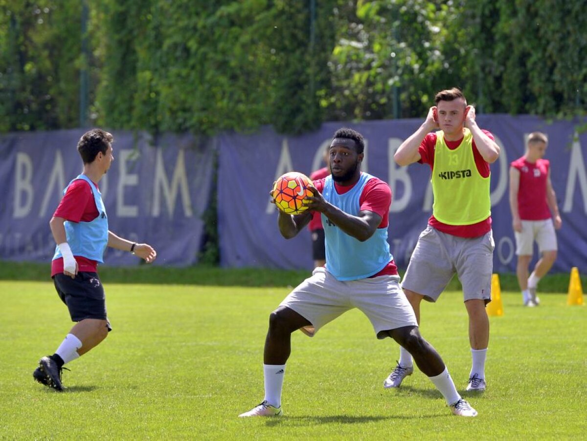 GALERIE FOTO Andone are deja un preferat la Dinamo! Pe cine a lăudat și pe cine a criticat la antrenamentul de azi: "Gândește mai repede"