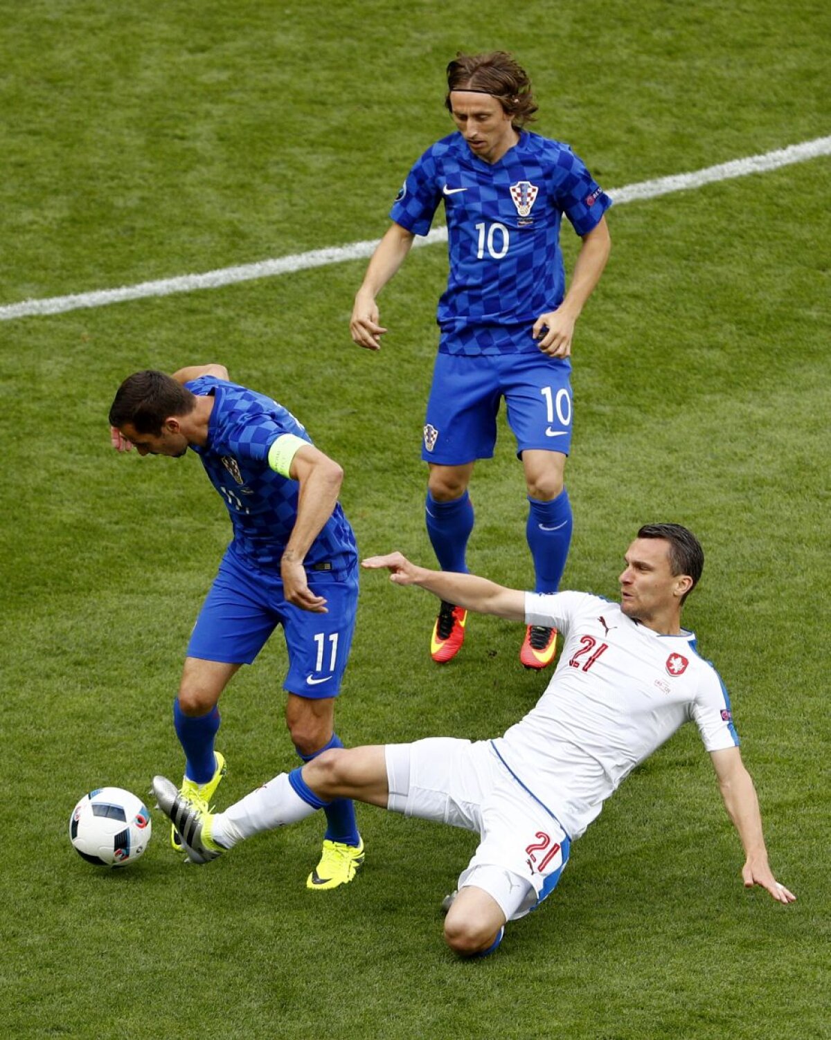 VIDEO+FOTO Sabotată de propriii fani! Croația a scăpat victoria printre degete în meciul cu Cehia, scor 2-2