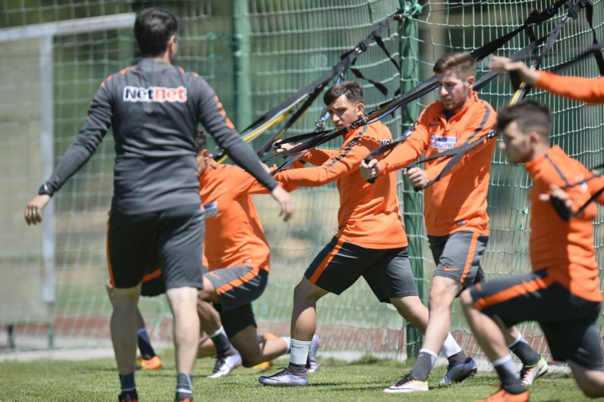 FOTO "Portocala mecanică" » Steaua a ajuns în Slovenia, iar Reghe a comandat antrenamente dure. Nu mai e Neubert, însă a rămas multă sudoare