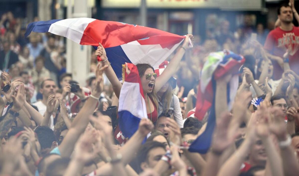 VIDEO + FOTO Atmosferă incendiară făcută de fanii croați » Cum s-a trăit meciul Cehia - Croația la Zagreb