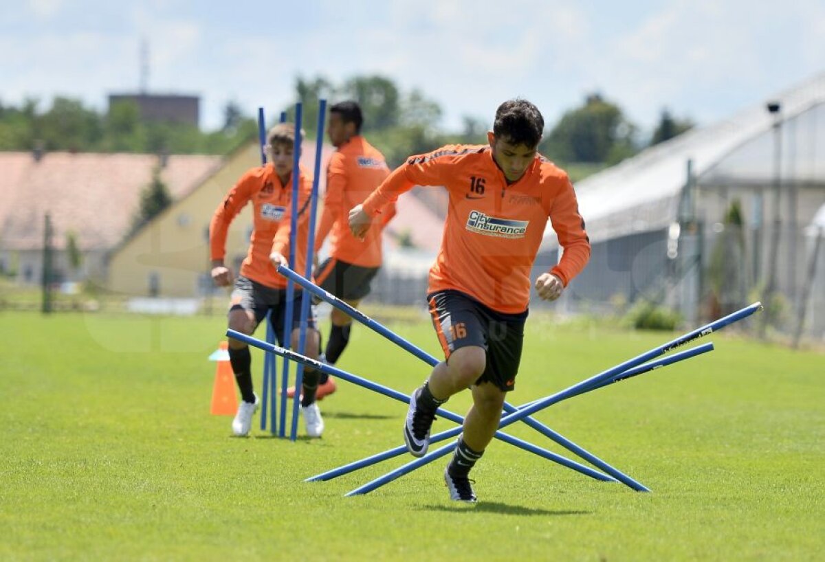 GALERIE FOTO A doua zi de antrenamente pentru Steaua, în Slovenia » Reguli stricte impuse de veteranii echipei