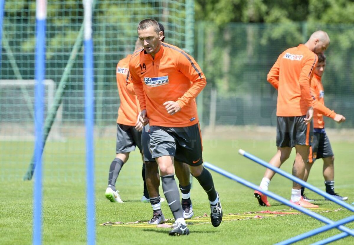 GALERIE FOTO A doua zi de antrenamente pentru Steaua, în Slovenia » Reguli stricte impuse de veteranii echipei