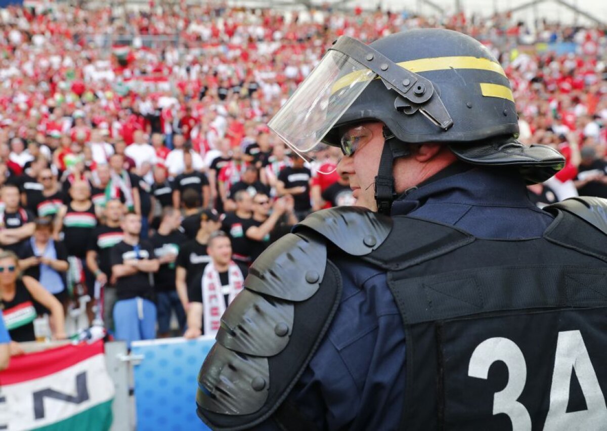 GALERIE FOTO + VIDEO Incidente pe stadion la Islanda - Ungaria! Suporterii s-au bătut și au aruncat cu torțe