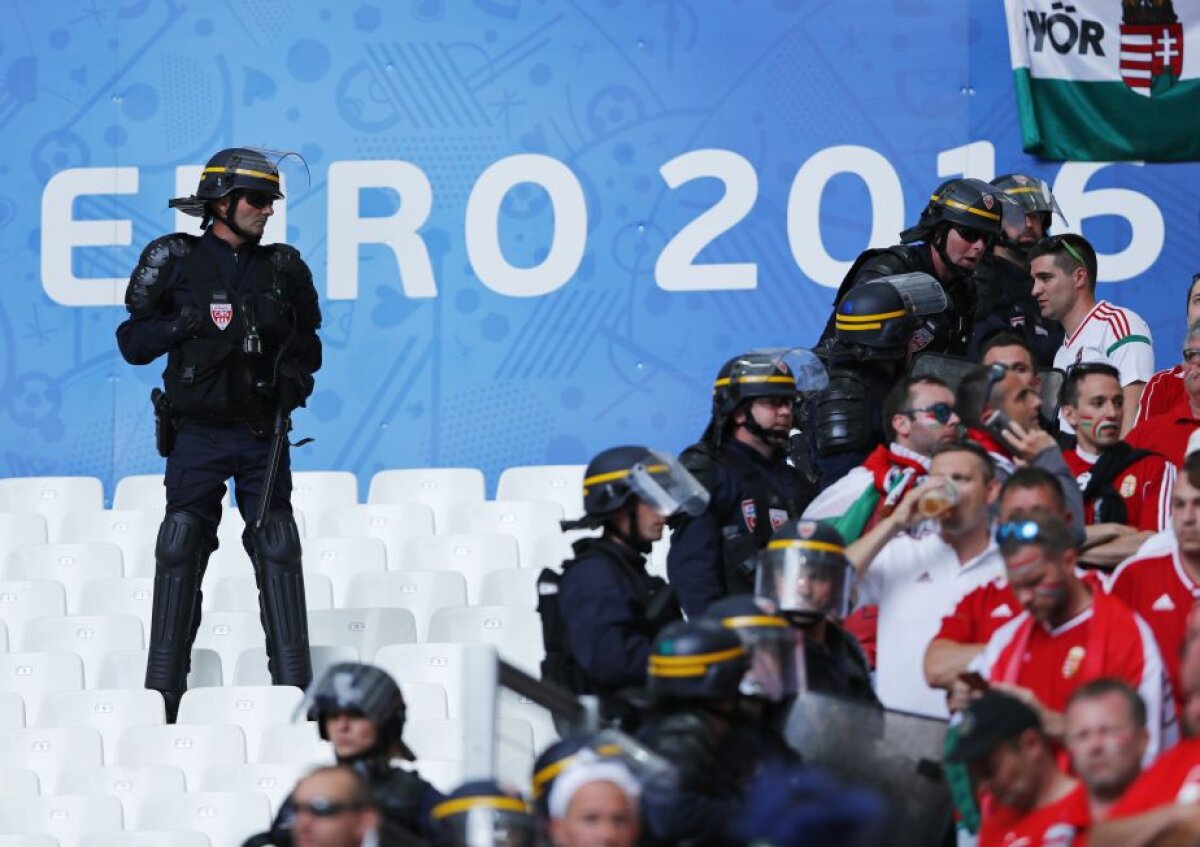 GALERIE FOTO + VIDEO Incidente pe stadion la Islanda - Ungaria! Suporterii s-au bătut și au aruncat cu torțe