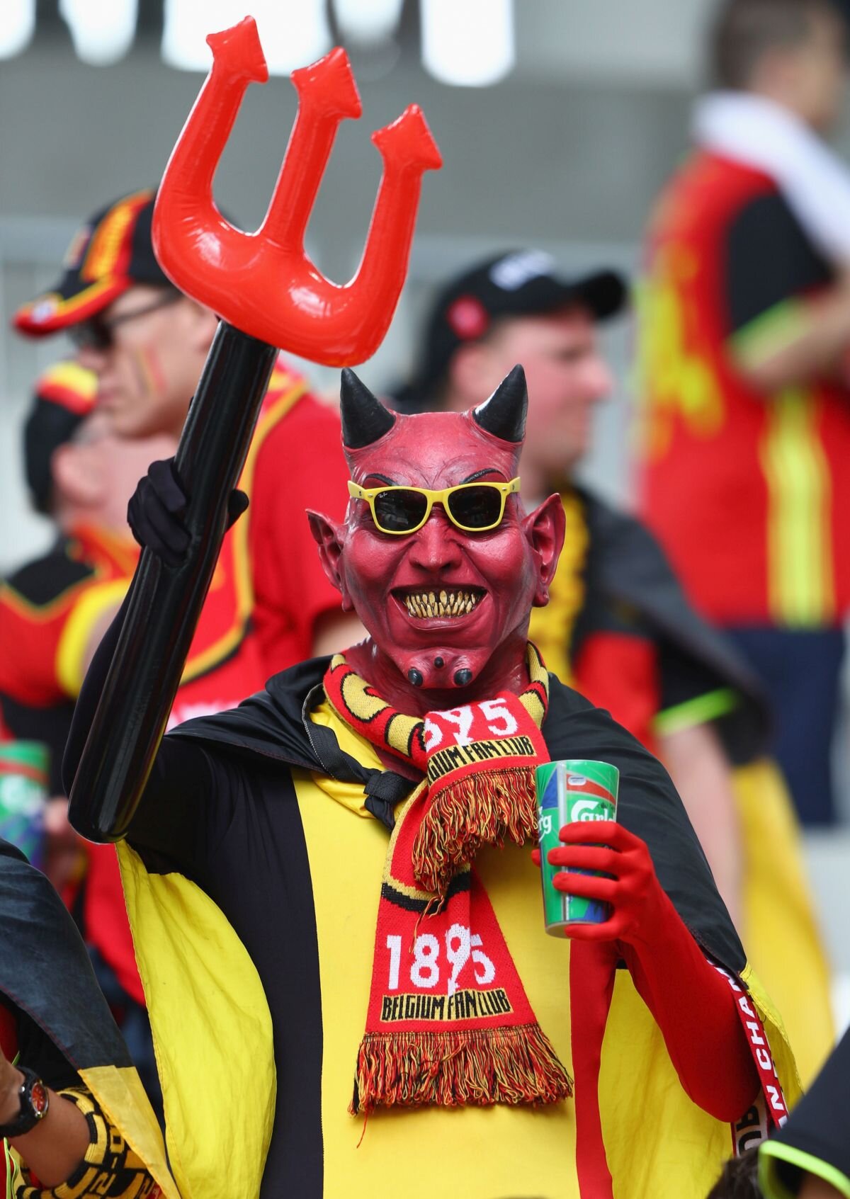 SUPERFOTO Fețele Franței » Suporterii ţărilor participante la Euro 2016 colorează evenimentul