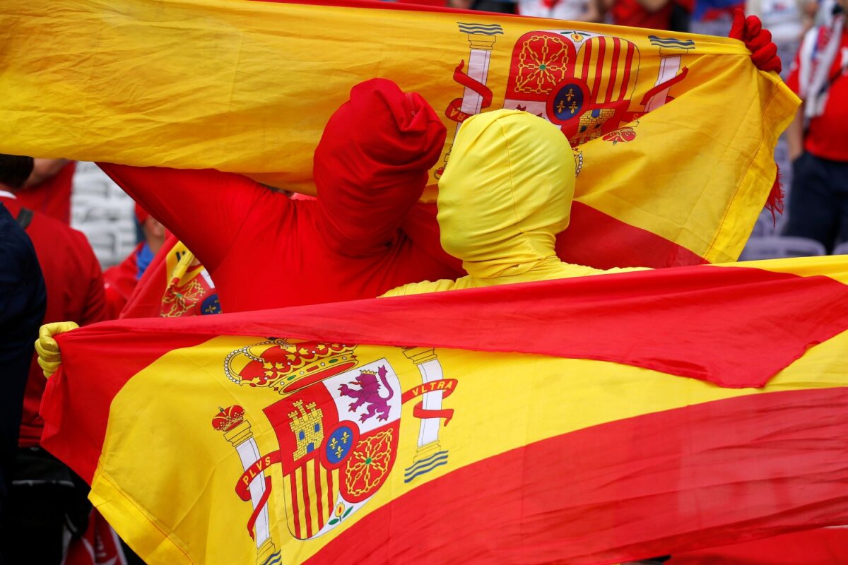 SUPERFOTO Fețele Franței » Suporterii ţărilor participante la Euro 2016 colorează evenimentul