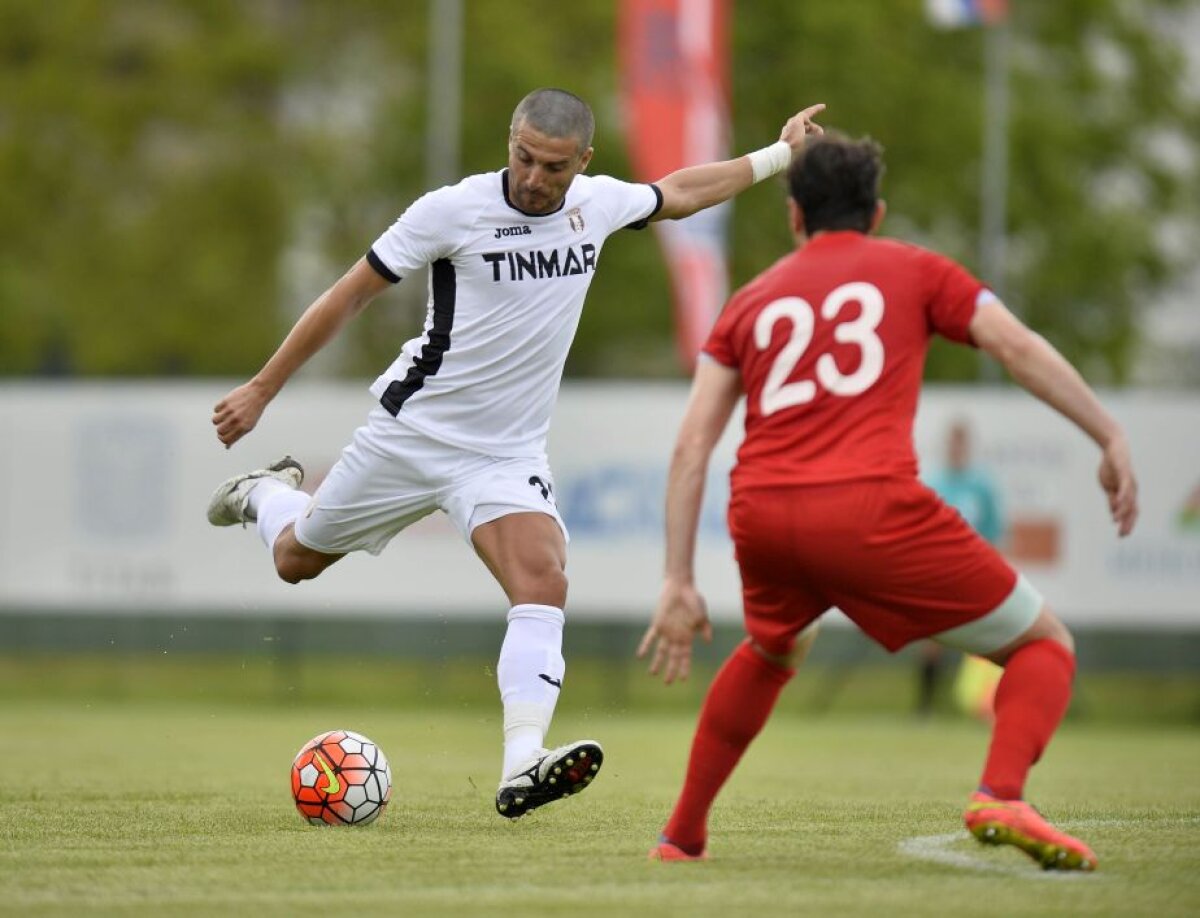 CORESPONDENȚĂ DIN SLOVENIA » FOTO Şumudică-show la amicalul Astrei! De la «naţionala joacă jalnic» la «îi iau eu ţigări un an lui Alibec dacă dă gol în Franţa». Dezvăluie: "Am ratat un supercontract zilele astea"