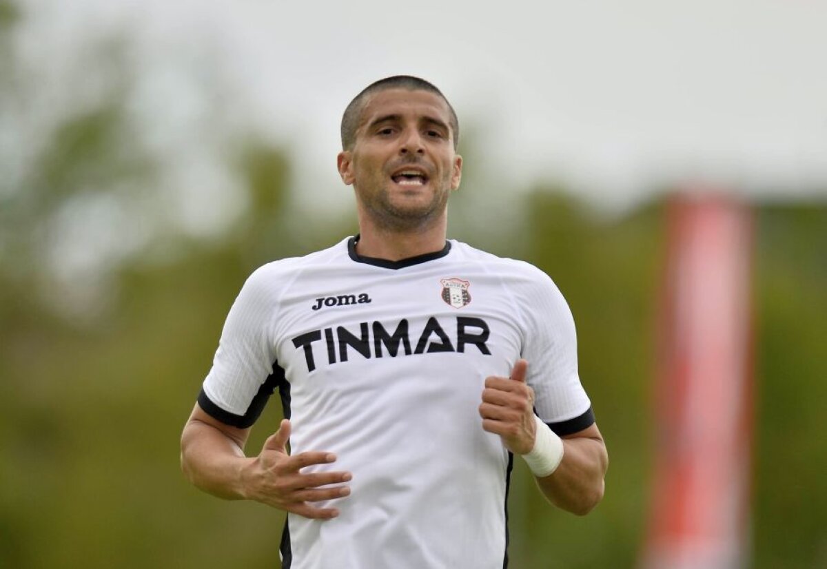 CORESPONDENȚĂ DIN SLOVENIA » FOTO Şumudică-show la amicalul Astrei! De la «naţionala joacă jalnic» la «îi iau eu ţigări un an lui Alibec dacă dă gol în Franţa». Dezvăluie: "Am ratat un supercontract zilele astea"