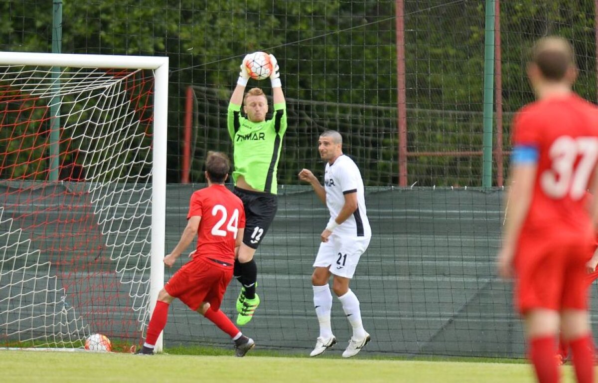 CORESPONDENȚĂ DIN SLOVENIA » FOTO Şumudică-show la amicalul Astrei! De la «naţionala joacă jalnic» la «îi iau eu ţigări un an lui Alibec dacă dă gol în Franţa». Dezvăluie: "Am ratat un supercontract zilele astea"