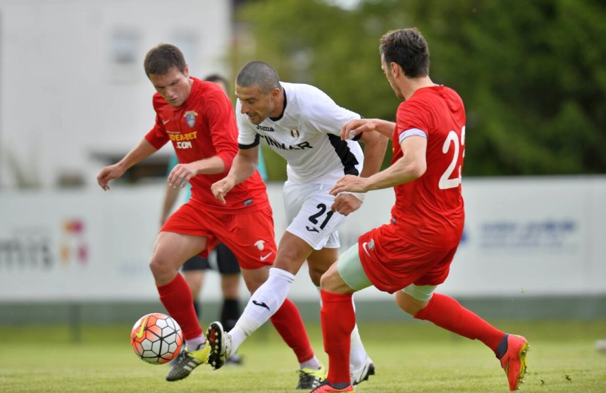 CORESPONDENȚĂ DIN SLOVENIA » FOTO Şumudică-show la amicalul Astrei! De la «naţionala joacă jalnic» la «îi iau eu ţigări un an lui Alibec dacă dă gol în Franţa». Dezvăluie: "Am ratat un supercontract zilele astea"