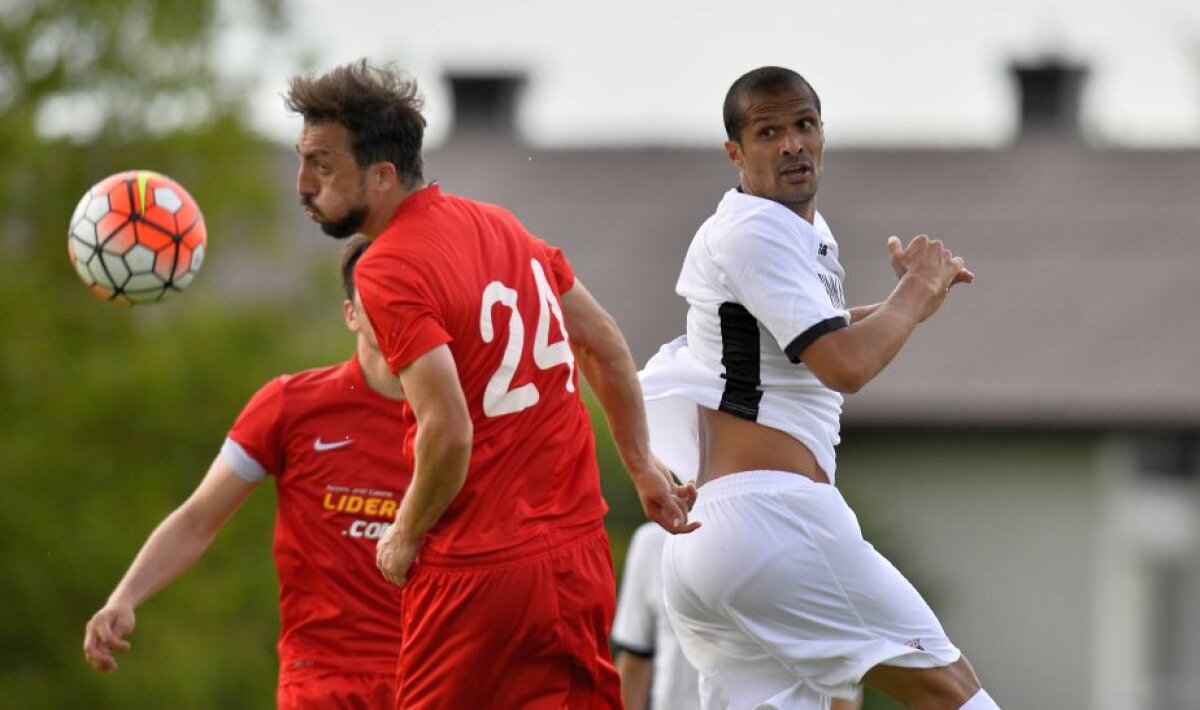 CORESPONDENȚĂ DIN SLOVENIA » FOTO Şumudică-show la amicalul Astrei! De la «naţionala joacă jalnic» la «îi iau eu ţigări un an lui Alibec dacă dă gol în Franţa». Dezvăluie: "Am ratat un supercontract zilele astea"