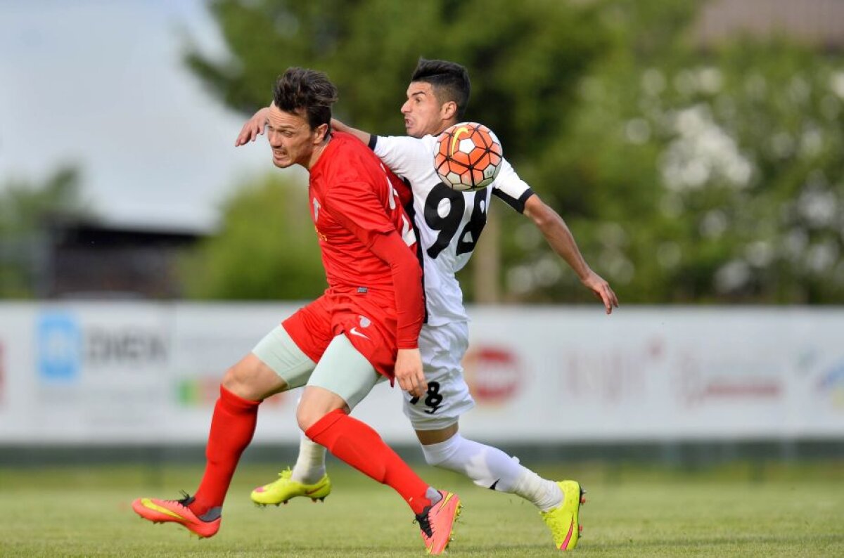 CORESPONDENȚĂ DIN SLOVENIA » FOTO Şumudică-show la amicalul Astrei! De la «naţionala joacă jalnic» la «îi iau eu ţigări un an lui Alibec dacă dă gol în Franţa». Dezvăluie: "Am ratat un supercontract zilele astea"