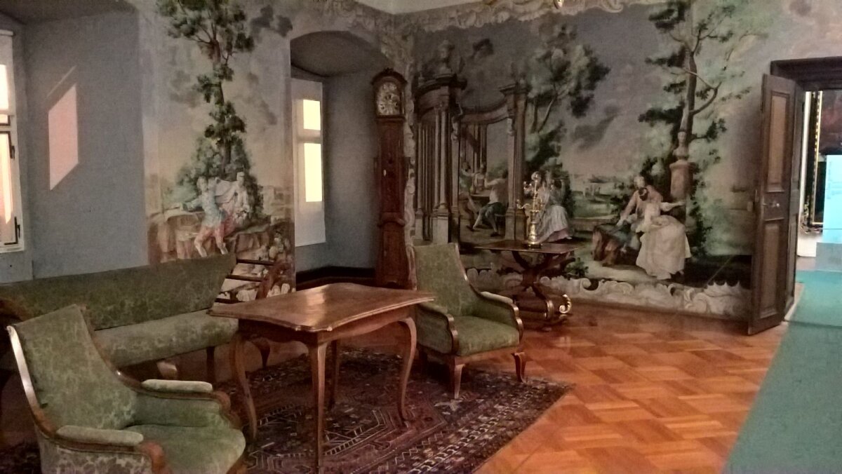 CORESPONDENŢĂ DIN SLOVENIA »  VIDEO + FOTO Un loc deosebit lângă cantonamentul Stelei » Castel, armuri, viori şi măşti populare